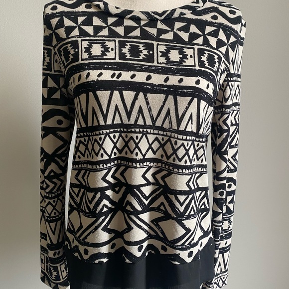 miami Tops - Miami Patterned Top Black/Cream Size M